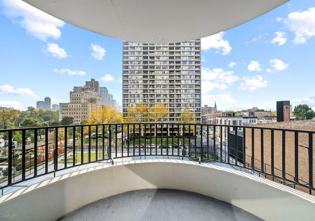 Photo 4 of Condo for sale at 2020 N Lincoln Park W #4K, Chicago, IL 60614 | MLS# 12794980 | Listing updated on 2026-10-29