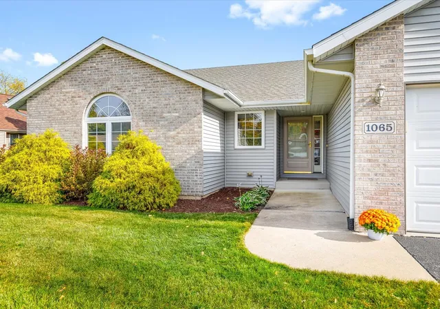 Photo 2 of Single family home for sale at 1065 Wils Woods, Machesney Park, IL 61103 | MLS# 12794985 | Listing updated on 2026-10-27