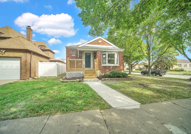 Single family home for sale at 8425 S Homan Ave, Chicago, IL 60652 | MLS# 12794986
