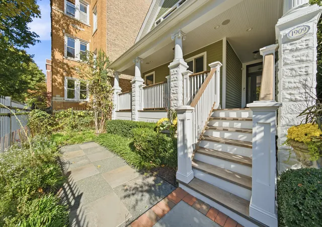 Photo 1 of Single family home for sale at 1909 N Humboldt Blvd, Chicago, IL 60647 | MLS# 12794987 | Listing updated on 2026-10-28