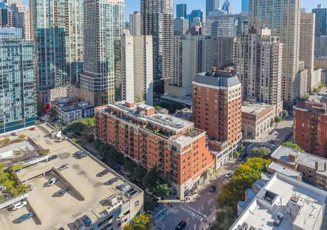 Photo 2 of Condo for sale at 33 W Huron St #607, Chicago, IL 60654 | MLS# 12795002 | Listing updated on 2026-10-29