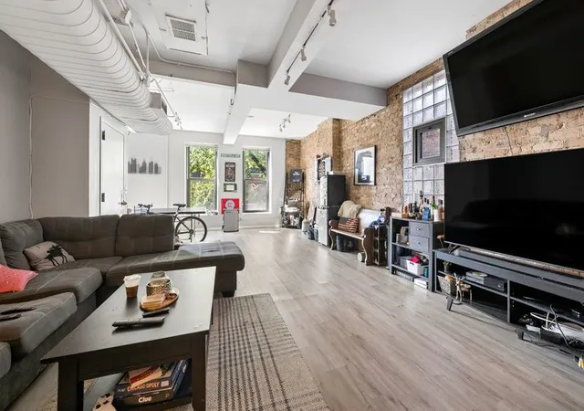 Photo 4 of Multi family home for sale at 970 W Montana St, Chicago, IL 60614 | MLS# 12795006 | Listing updated on 2026-10-28