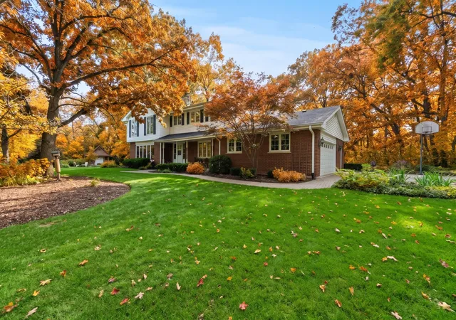 Single family home for sale at 3 Old Crk Rd, Palos Park, IL 60464 | MLS# 12795010