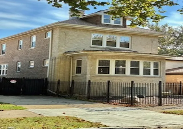 Photo 1 of Single family home for sale at 5007 N Avers Ave, Chicago, IL 60625 | MLS# 12795018 | Listing updated on 2026-10-28