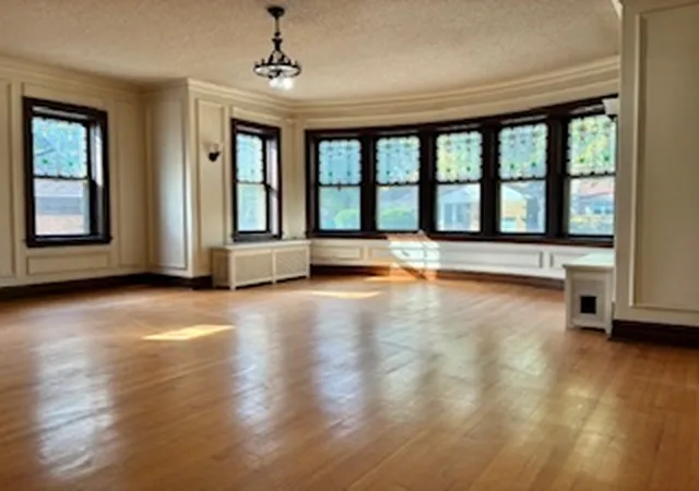 Photo 2 of Single family home for sale at 5007 N Avers Ave, Chicago, IL 60625 | MLS# 12795018 | Listing updated on 2026-10-28