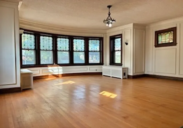 Photo 3 of Single family home for sale at 5007 N Avers Ave, Chicago, IL 60625 | MLS# 12795018 | Listing updated on 2026-10-28