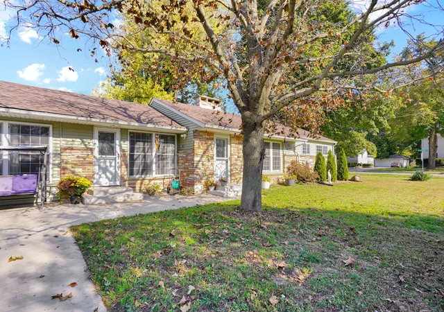 Photo 1 of Single family home for sale at 136 Laurel St, Wilmington, IL 60481 | MLS# 12795021 | Listing updated on 2026-10-29