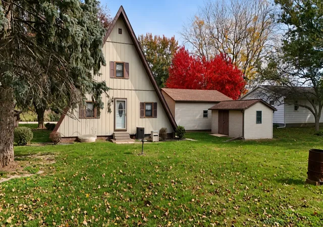 Photo 4 of Single family home for sale at 404 9th Avenue S, Albany, IL 61230 | MLS# 12795026 | Listing updated on 2026-10-27