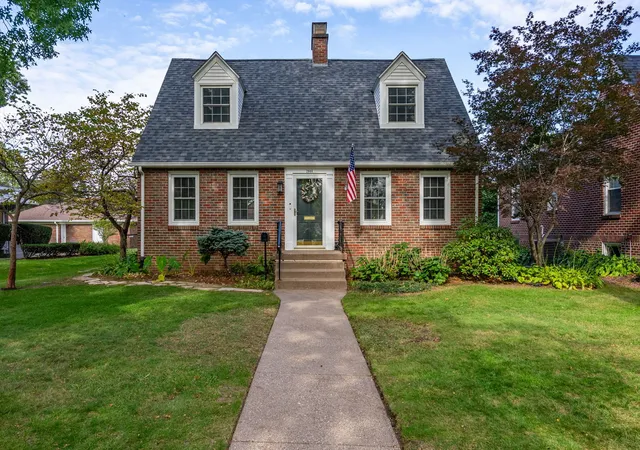 Photo 1 of Single family home for sale at 2944 Middle Rd, Davenport, IA 52803 | MLS# 12795037 | Listing updated on 2026-10-28