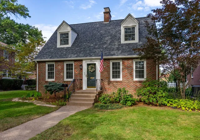 Photo 2 of Single family home for sale at 2944 Middle Rd, Davenport, IA 52803 | MLS# 12795037 | Listing updated on 2026-10-28