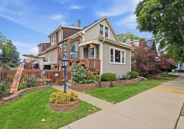 Single family home for sale at 4818 N Menard Ave, Chicago, IL 60630 | MLS# 12795042