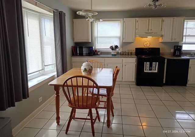Photo 3 of Single family home for sale at 800 N Roy Ave, Melrose Park, IL 60164 | MLS# 12795056 | Listing updated on 2026-10-29