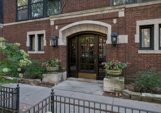 Condo for sale at 705 W Buena Ave #2B, Chicago, IL 60613 | MLS# 12795057
