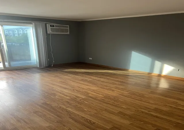 Photo 2 of Condo for sale at 276 Shorewood Dr #2C, Glendale Heights, IL 60139 | MLS# 12795062 | Listing updated on 2026-10-28