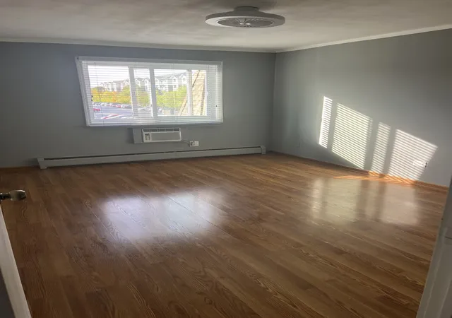 Photo 3 of Condo for sale at 276 Shorewood Dr #2C, Glendale Heights, IL 60139 | MLS# 12795062 | Listing updated on 2026-10-28