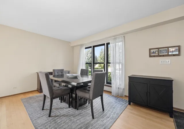 Photo 2 of Single family home for sale at 556 Foxford Rd, Bartlett, IL 60103 | MLS# 12795084 | Listing updated on 2026-10-27