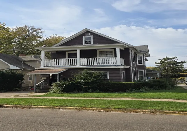 Photo 3 of Multi family home for sale at 511 Jackson St, Aurora, IL 60505 | MLS# 12795099 | Listing updated on 2026-10-29