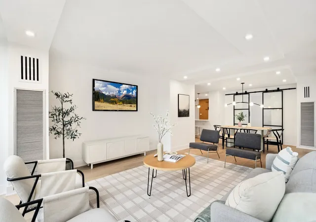 Photo 4 of Condo for sale at 200 E Delaware Pl #19A, Chicago, IL 60611 | MLS# 12795101 | Listing updated on 2026-10-28