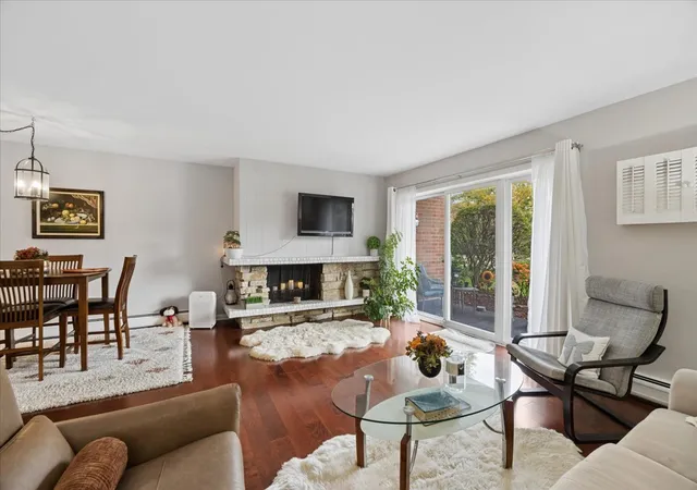Listing Photo 5 - Condo for sale in building located at 4221 Saratoga Ave, Downers Grove, IL 60515 - Unit #115A
