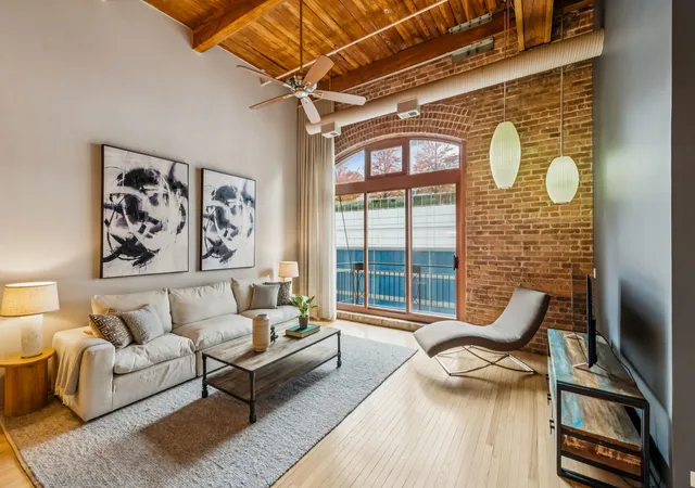 Photo 4 of Condo for sale at 360 W Illinois St #613, Chicago, IL 60654 | MLS# 12795118 | Listing updated on 2026-10-29
