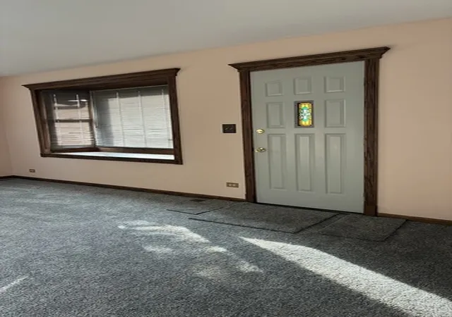 Photo 4 of Single family home for sale at 1040 Larkdale Row, Wauconda, IL 60084 | MLS# 12795149 | Listing updated on 2026-10-28