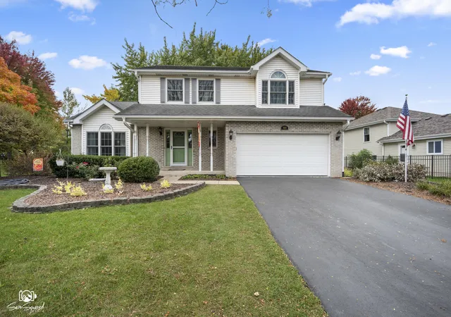 Photo 2 of Single family home for sale at 1613 Wildflower Dr, Plainfield, IL 60586 | MLS# 12795150 | Listing updated on 2026-10-30