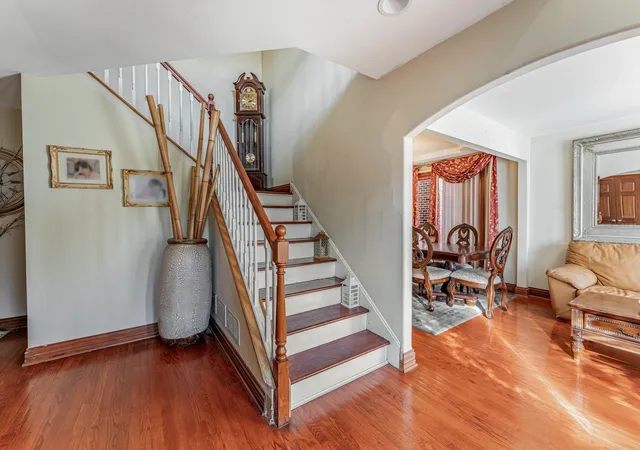 Photo 1 of Single family home for sale at 7124 W 81st Place, Burbank, IL 60459 | MLS# 12795153 | Listing updated on 2026-10-28