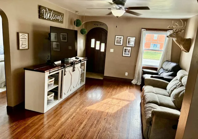 Photo 2 of Single family home for sale at 705 E Main St, Aledo, IL 61231 | MLS# 12795180 | Listing updated on 2026-10-28
