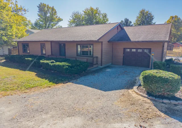 Photo 1 of Single family home for sale at 385 W 3rd Street, Bonnie, IL 62816 | MLS# 12795181 | Listing updated on 2026-10-28