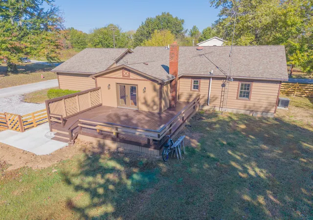 Photo 3 of Single family home for sale at 385 W 3rd Street, Bonnie, IL 62816 | MLS# 12795181 | Listing updated on 2026-10-28