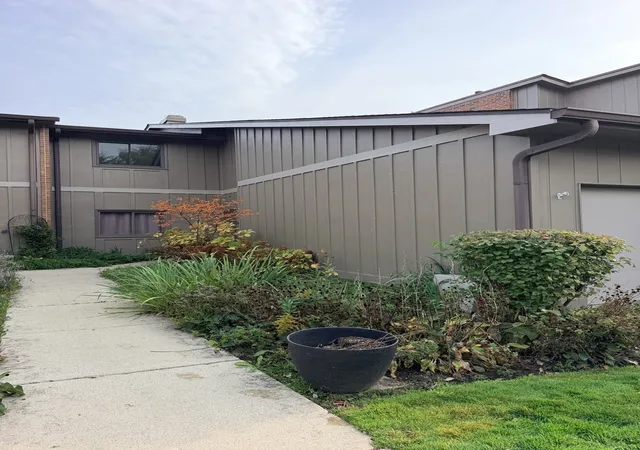 Photo 1 of Condo for sale at 2s405 Emerald Green Dr #C, Warrenville, IL 60555 | MLS# 12795188 | Listing updated on 2026-10-28