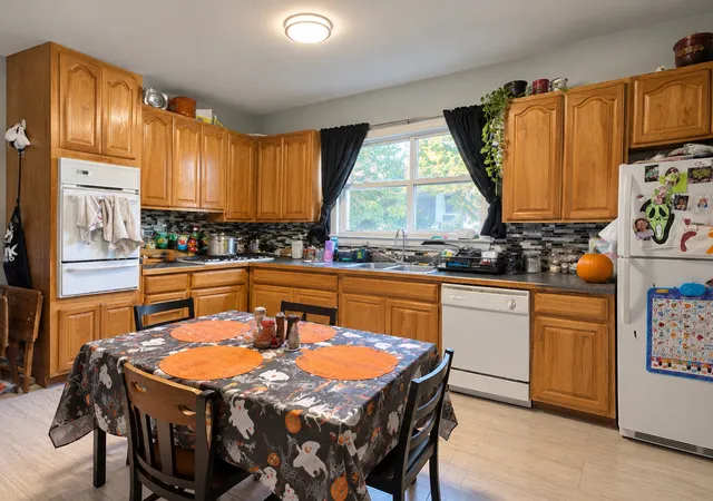 Photo 3 of Single family home for sale at 19 E 21st Street, Chicago Heights, IL 60411 | MLS# 12795189 | Listing updated on 2026-10-28