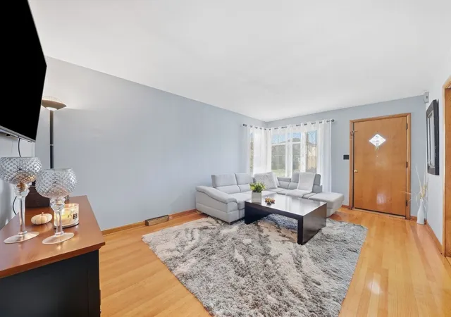 Photo 3 of Single family home for sale at 2416 Ernst St, Franklin Park, IL 60131 | MLS# 12795218 | Listing updated on 2026-10-29