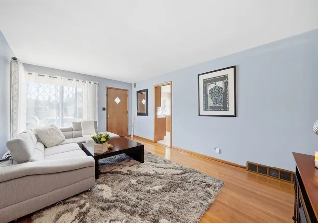 Photo 4 of Single family home for sale at 2416 Ernst St, Franklin Park, IL 60131 | MLS# 12795218 | Listing updated on 2026-10-29