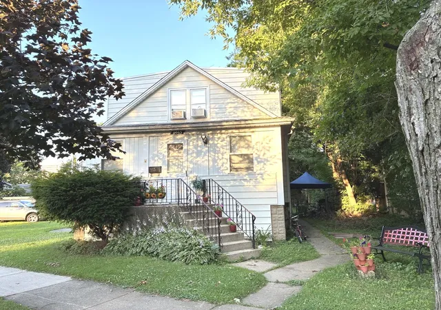 Photo 2 of Single family home for sale at 8063 N Elmwood St, Skokie, IL 60077 | MLS# 12795248 | Listing updated on 2026-10-29