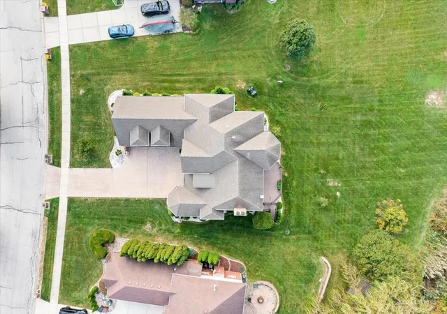 Photo 4 of Single family home for sale at 11910 Bates Ct, Orland Park, IL 60467 | MLS# 12795296 | Listing updated on 2026-10-29