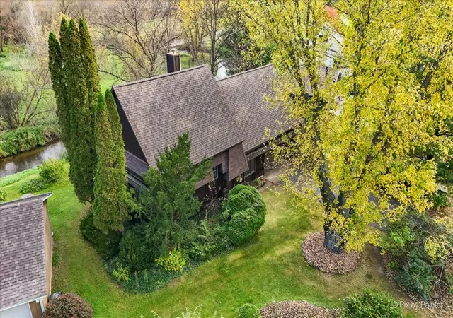 Photo 3 of Single family home for sale at 5210 W Nippersink Dr, Richmond, IL 60071 | MLS# 12795299 | Listing updated on 2026-10-28