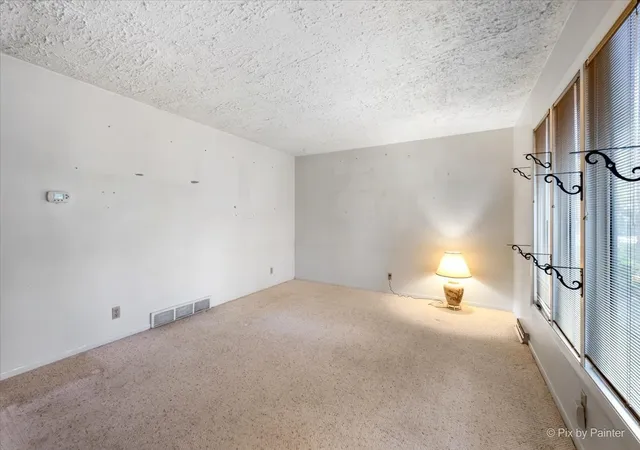 Photo 3 of Single family home for sale at 5210 W Nippersink Dr, Richmond, IL 60071 | MLS# 12795299 | Listing updated on 2026-10-28