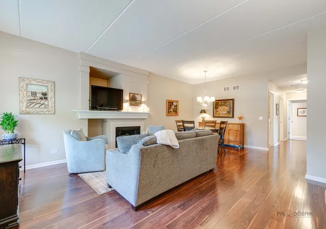 Photo 4 of Condo for sale at 492 Bay Tree Cir, Vernon Hills, IL 60061 | MLS# 12795309 | Listing updated on 2026-10-29