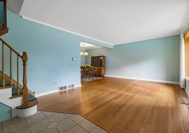 Photo 2 of Single family home for sale at 1028 Peterson Ave, Park Ridge, IL 60068 | MLS# 12795315 | Listing updated on 2026-10-29