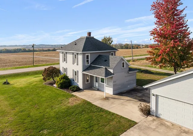 Photo 4 of Single family home for sale at 8698 Burns Rd, Fenton, IL 61251 | MLS# 12795325 | Listing updated on 2026-10-28