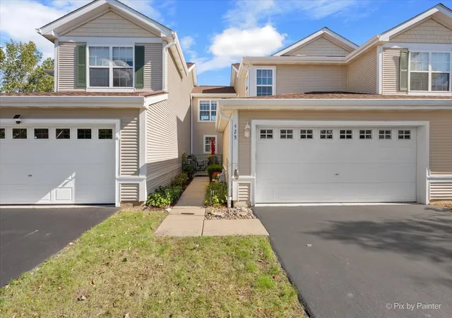 Townhouse for sale at 425 N Carlisle Ct, Round Lake, IL 60073 | MLS# 12795328