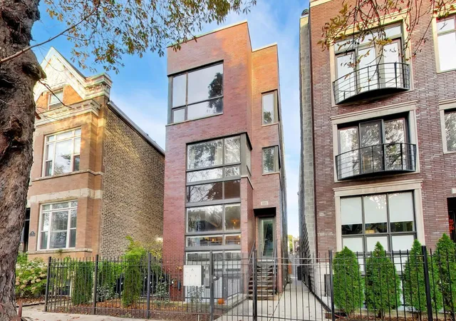 Photo 1 of Condo for sale at 933 N Winchester Ave #3, Chicago, IL 60622 | MLS# 12795343 | Listing updated on 2026-10-29