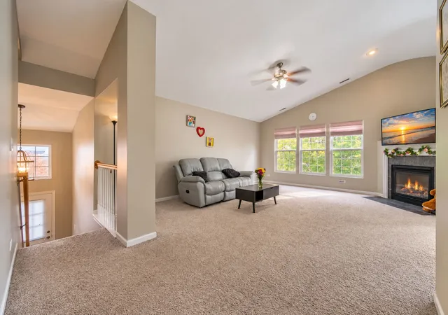 Photo 4 of Townhouse for sale at 3132 Ollerton Ave, Aurora, IL 60502 | MLS# 12795344 | Listing updated on 2026-10-29
