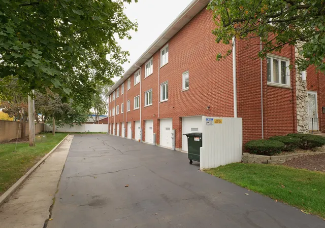 Photo 3 of Condo for sale at 9605 S Komensky Ave #101, Oak Lawn, IL 60453 | MLS# 12795356 | Listing updated on 2026-10-27