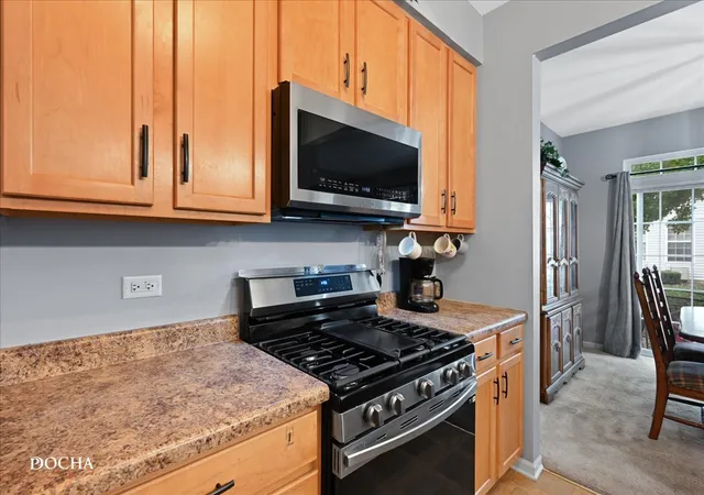 Listing Photo 4 - Condo for sale in building located at 182 Concord Dr, Oswego, IL 60543 - Unit #182
