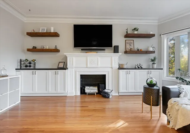 Photo 4 of Condo for sale at 4221 N Paulina St #2J, Chicago, IL 60613 | MLS# 12795387 | Listing updated on 2026-10-29