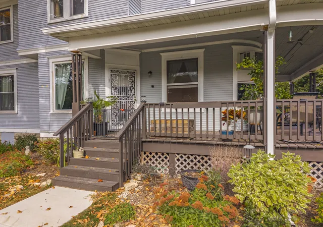 Photo 3 of Single family home for sale at 424 Mcclellan St, Chenoa, IL 61726 | MLS# 12795401 | Listing updated on 2026-10-28