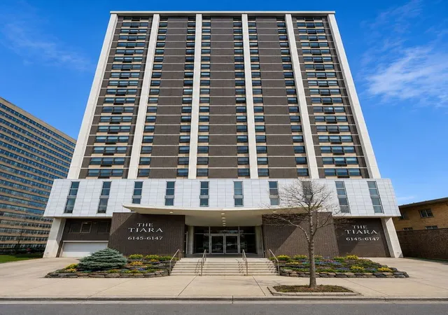 Photo 1 of Condo for sale at 6145 N Sheridan Rd #27C, Chicago, IL 60660 | MLS# 12795406 | Listing updated on 2026-10-29