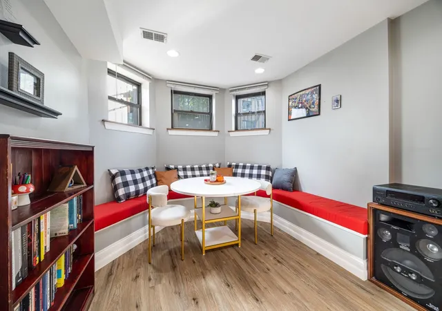 Photo 4 of Condo for sale at 746 W Cornelia Ave #GW, Chicago, IL 60657 | MLS# 12795420 | Listing updated on 2026-10-28